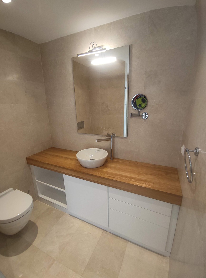 FI Evi — Banyo ve lavabo alanı