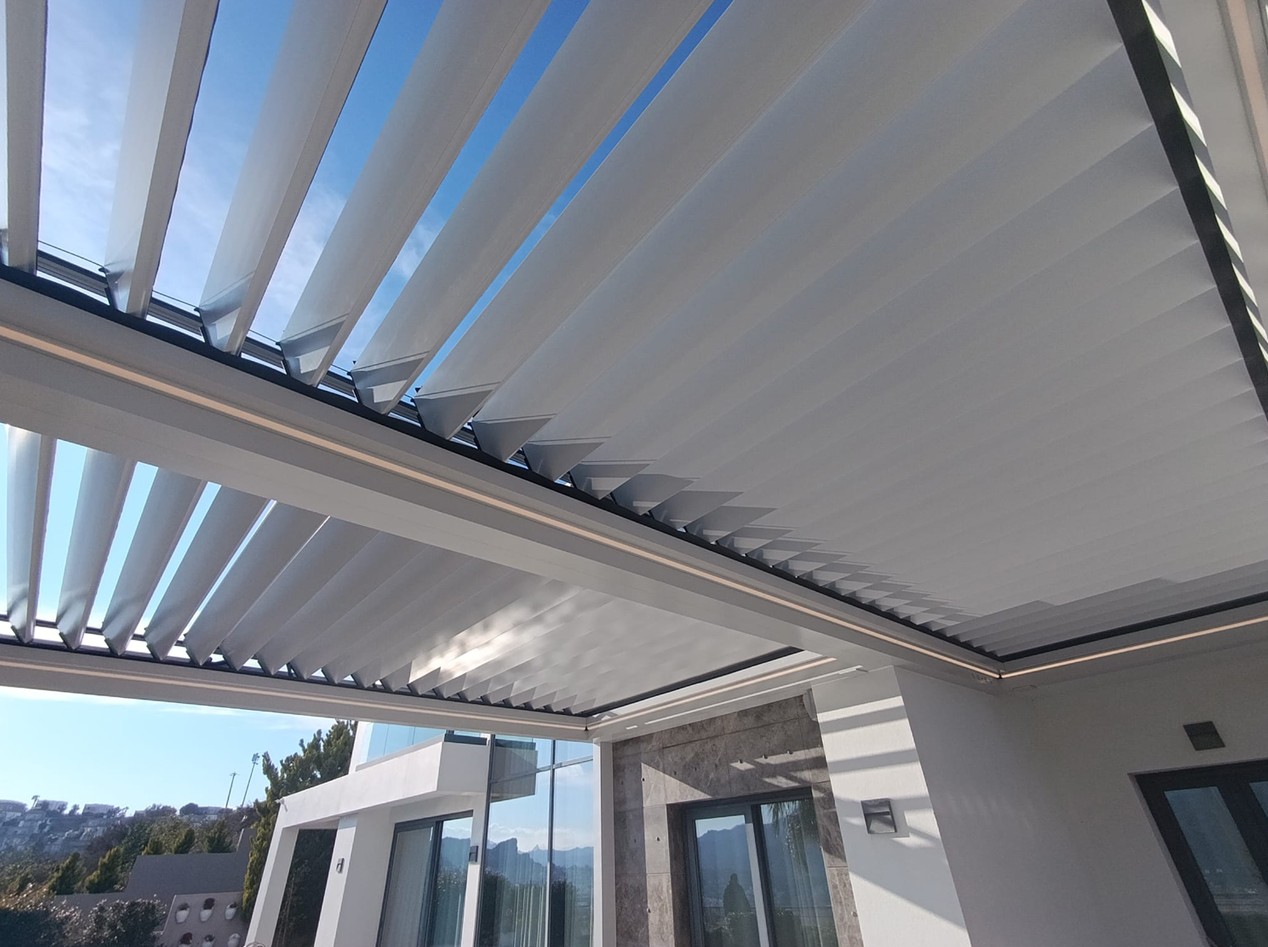 SA Evi — Pergola kanat ve tavan detayı